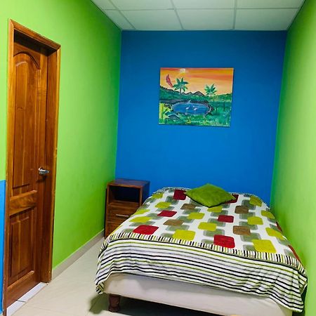 Hotel Estacion Del Viajero à Puerto Baquerizo Moreno Extérieur photo